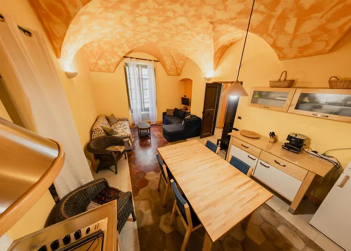 Le In Pietra Finalborgo 피날레리구레