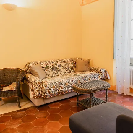 Le In Pietra Finalborgo * פינאלה ליגורה