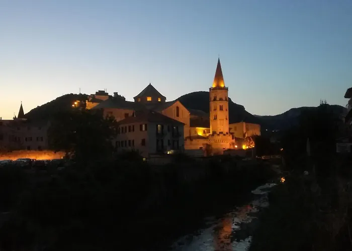 Le In Pietra Finalborgo דירה *